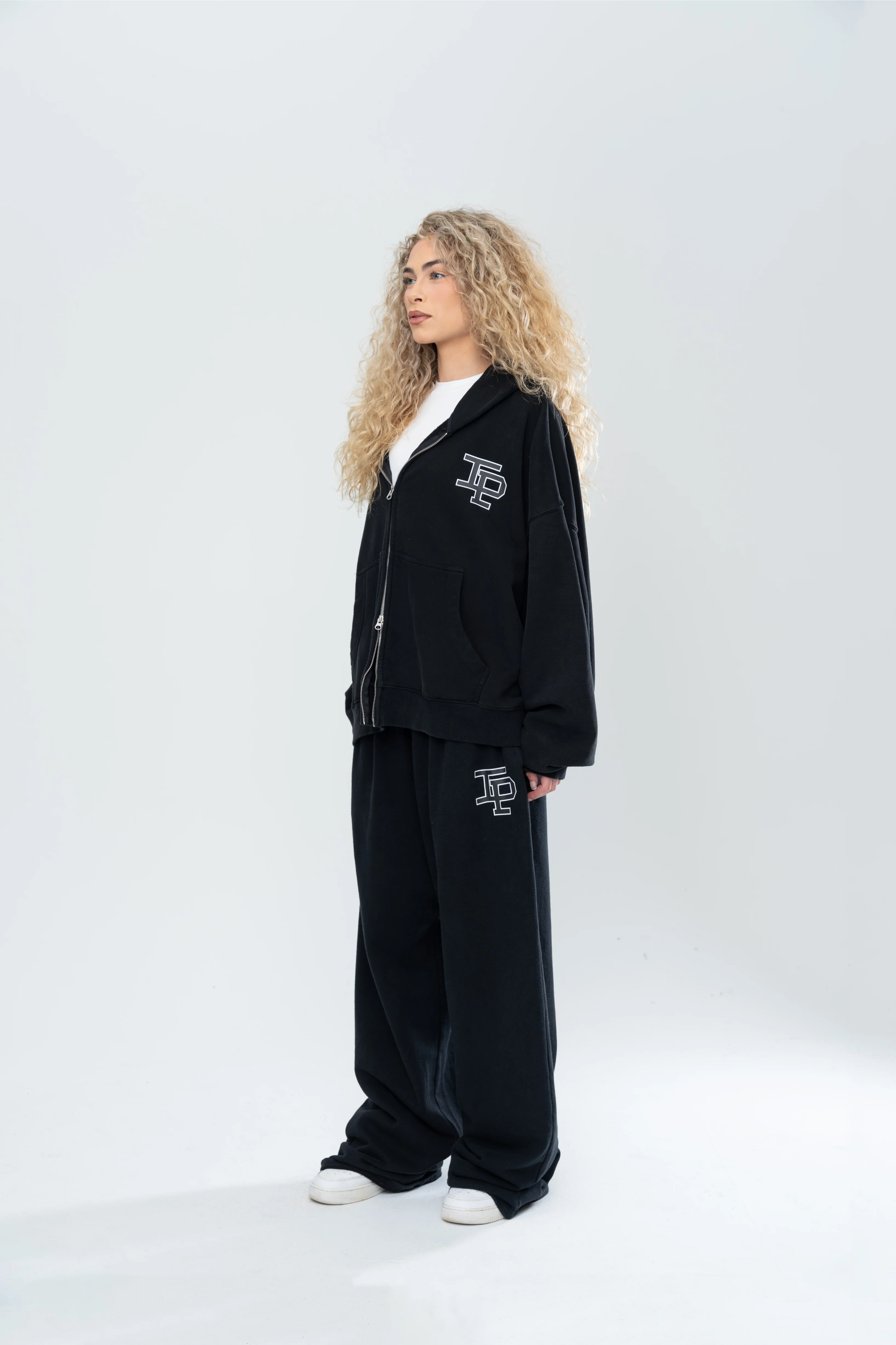 CLASSIC BAGGY SWEATS - BLACK - Image 10