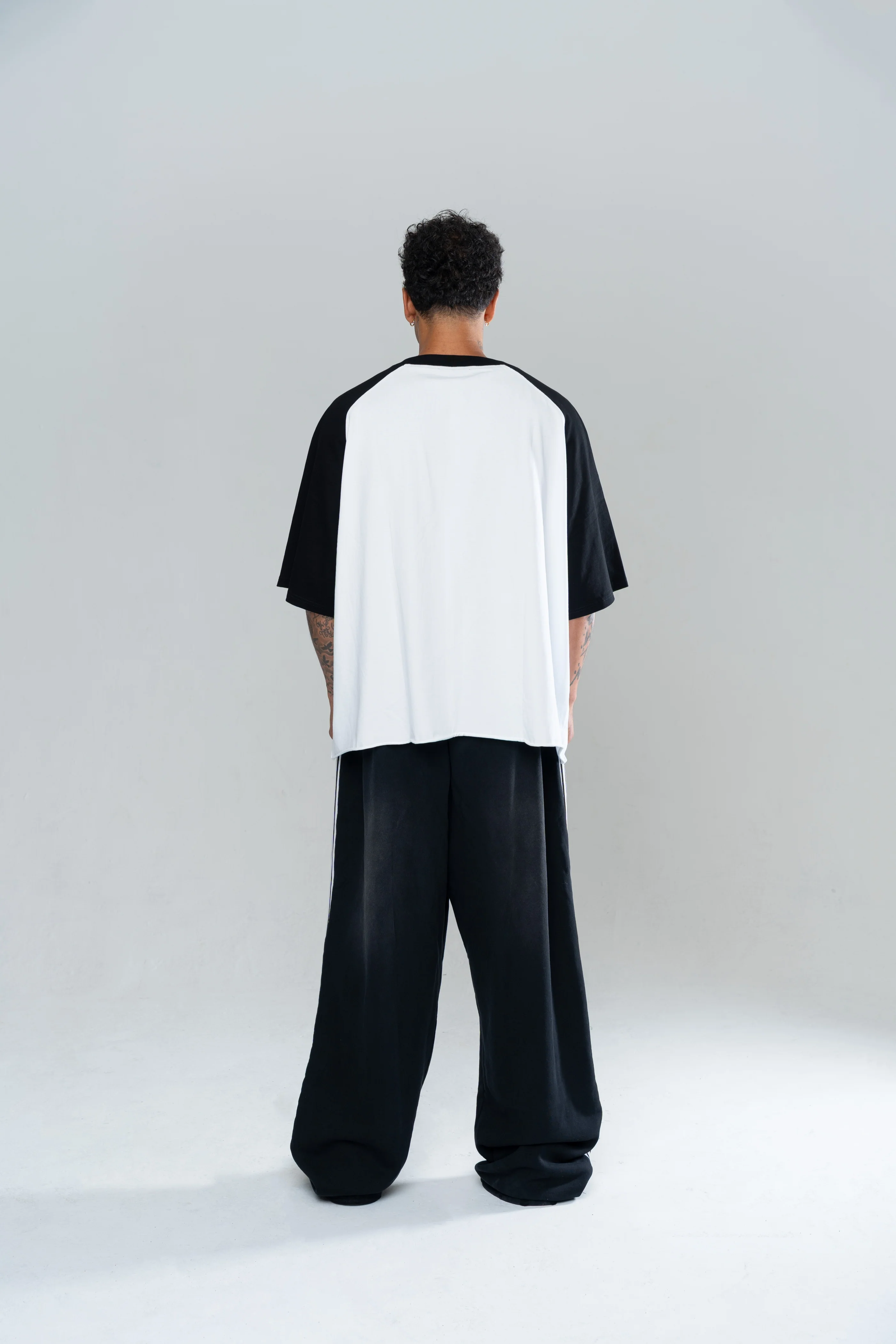 ICONIC BAGGY SWEATPANTS - BLACK - Image 4