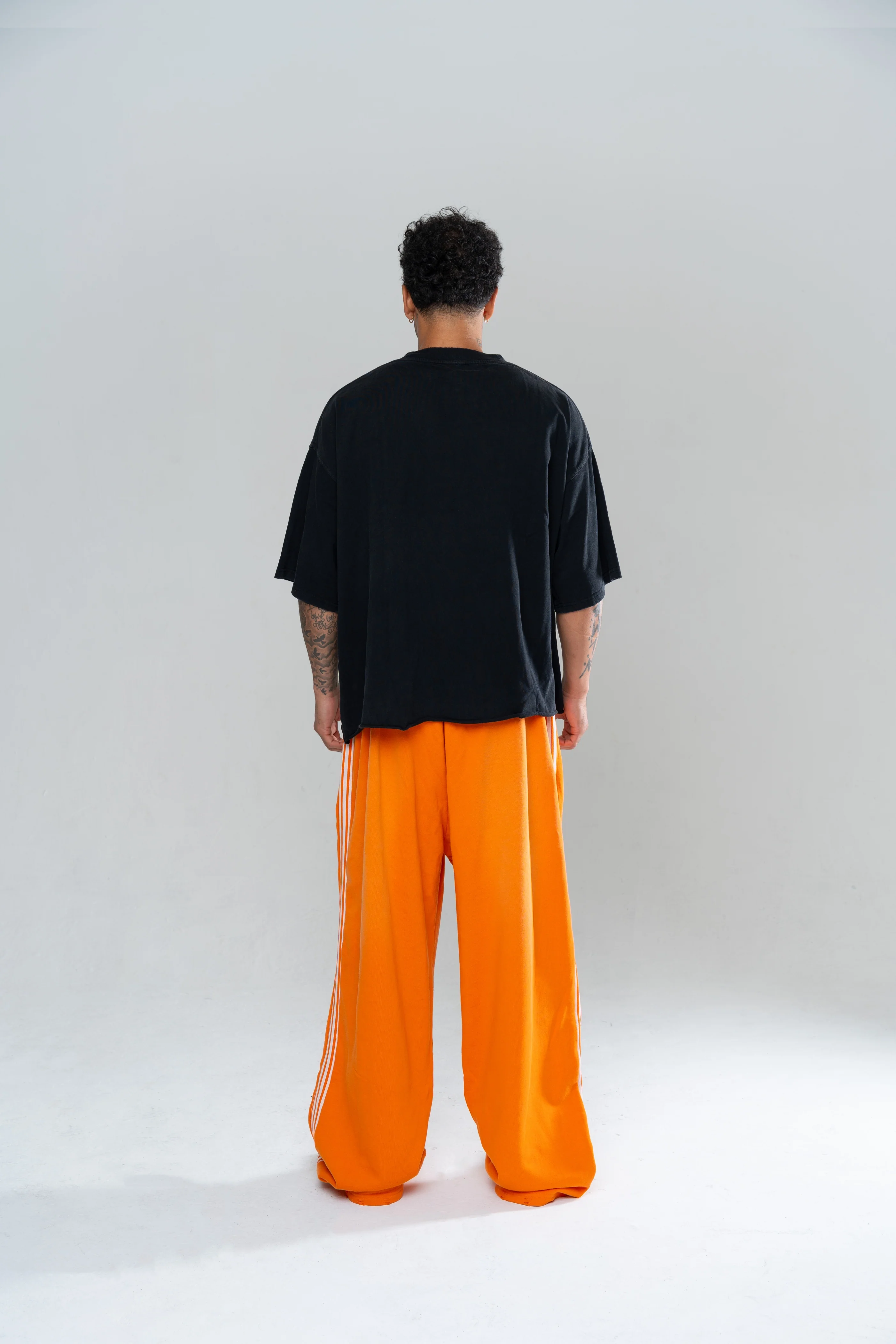 ICONIC BAGGY SWEATPANTS - ORANGE - Image 4