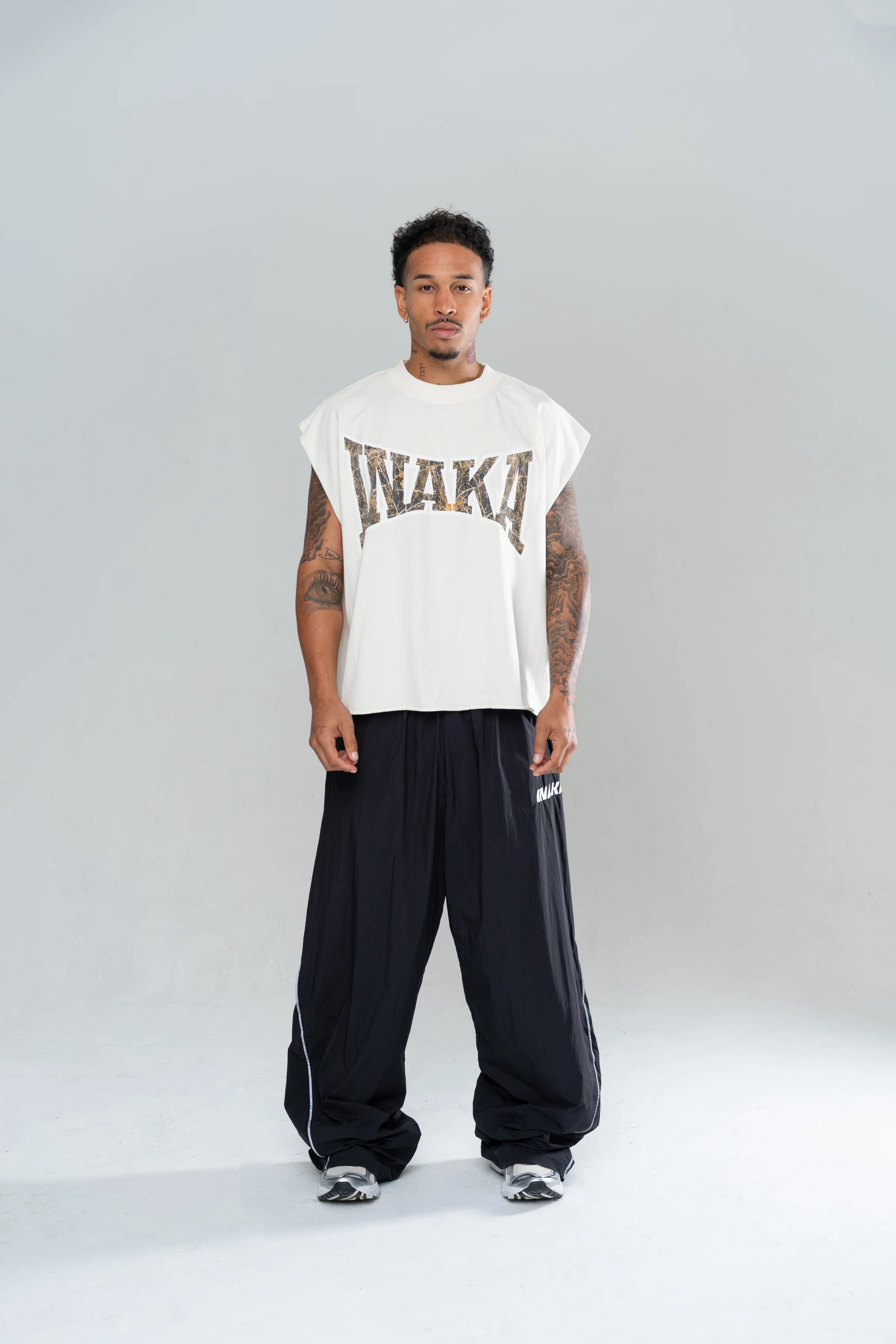 ICONIC BAGGY TRACKPANTS - BLACK - Image 2