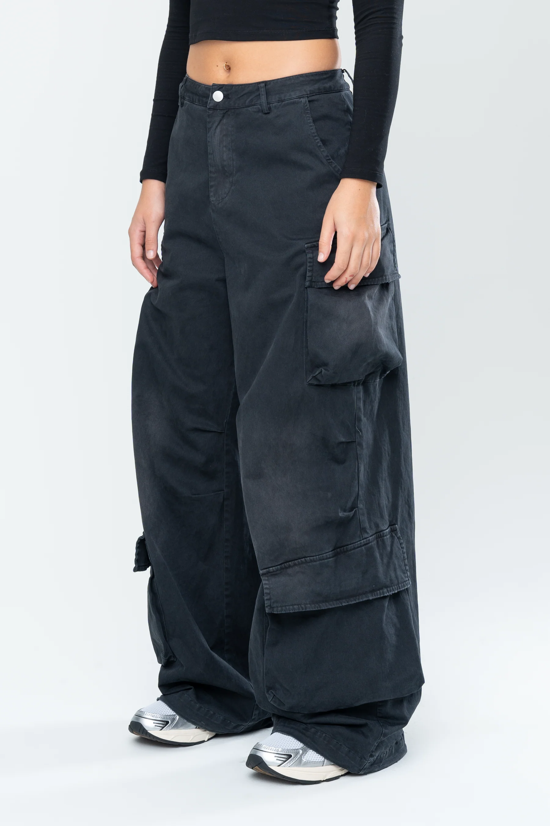 INAKA BAGGY CARGO PANTS - VINTAGE BLACK - Image 13