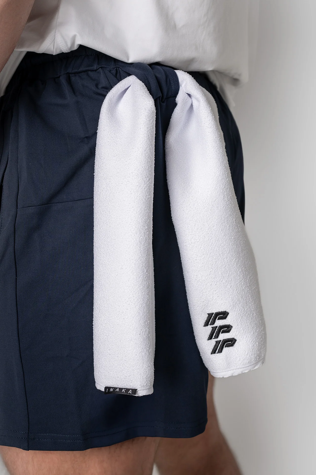 INAKA PERFORMANCE TOWEL - WHITE - Image 3
