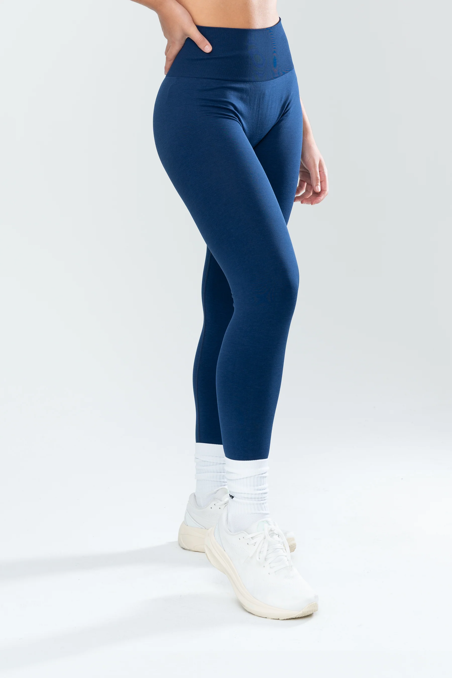 STELLA SEAMLESS LEGGINGS - NAVY - Image 6