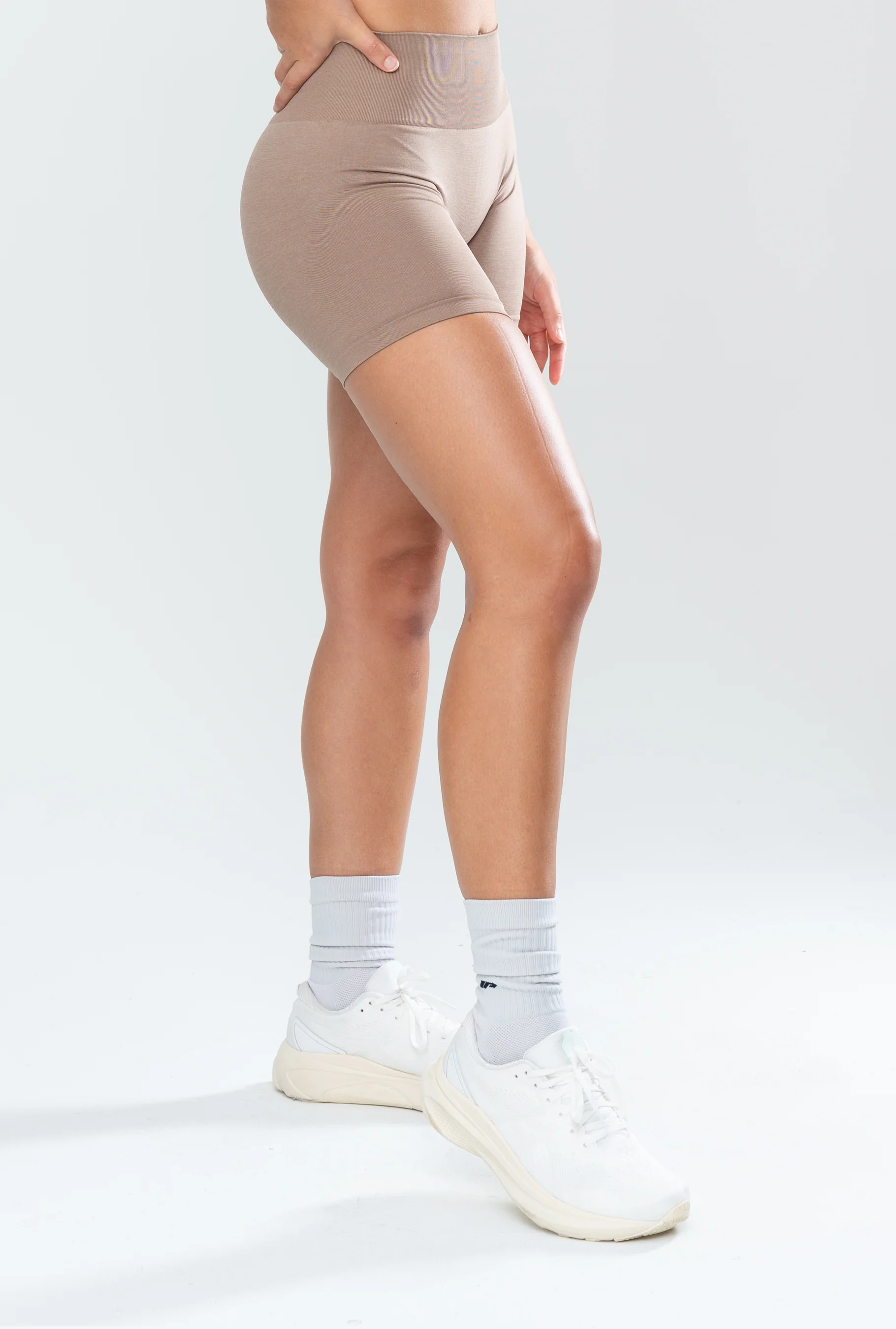 STELLA SEAMLESS SHORTS - OAK - Image 6
