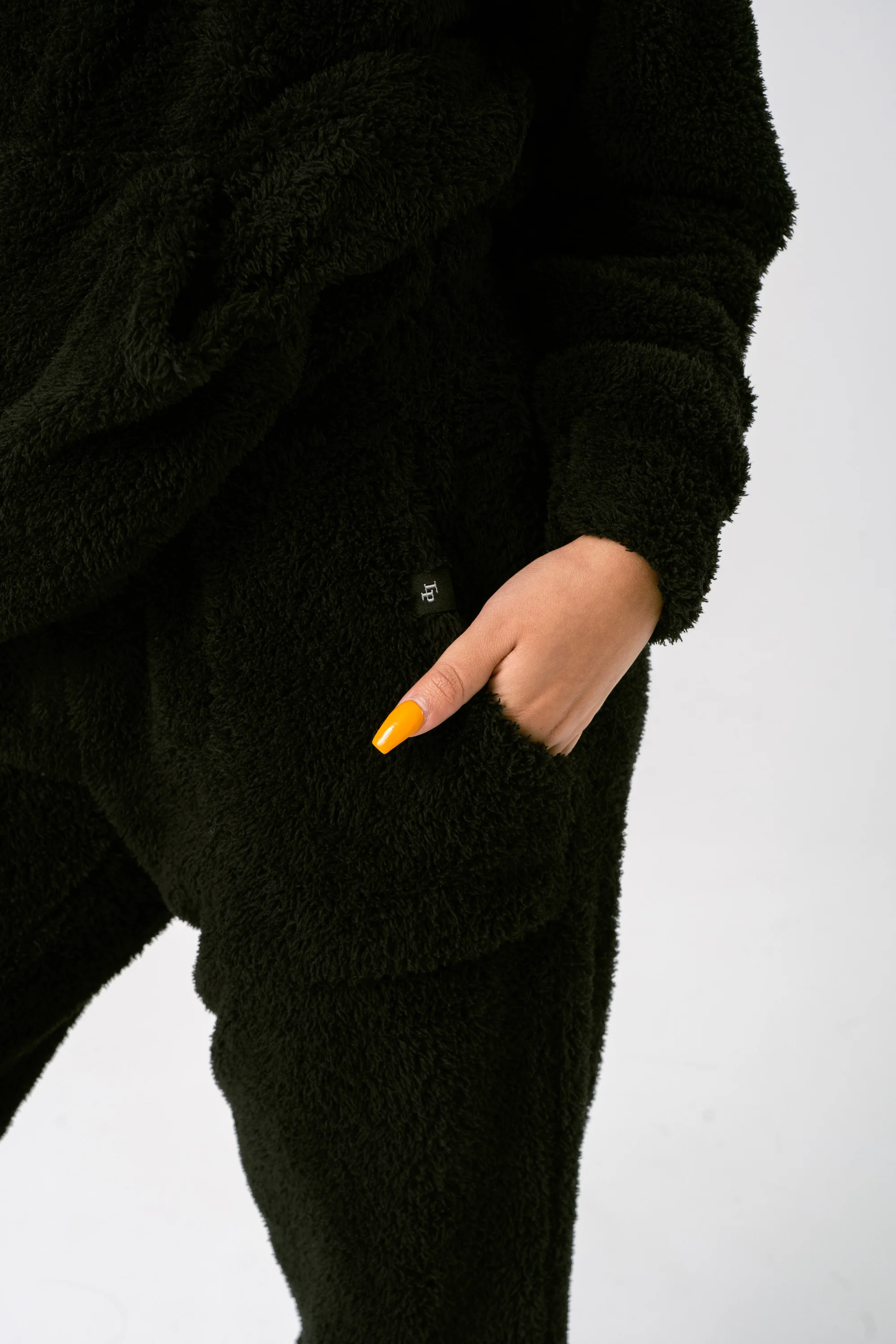 TEDDY FLEECE PANTS - BLACK - Image 3