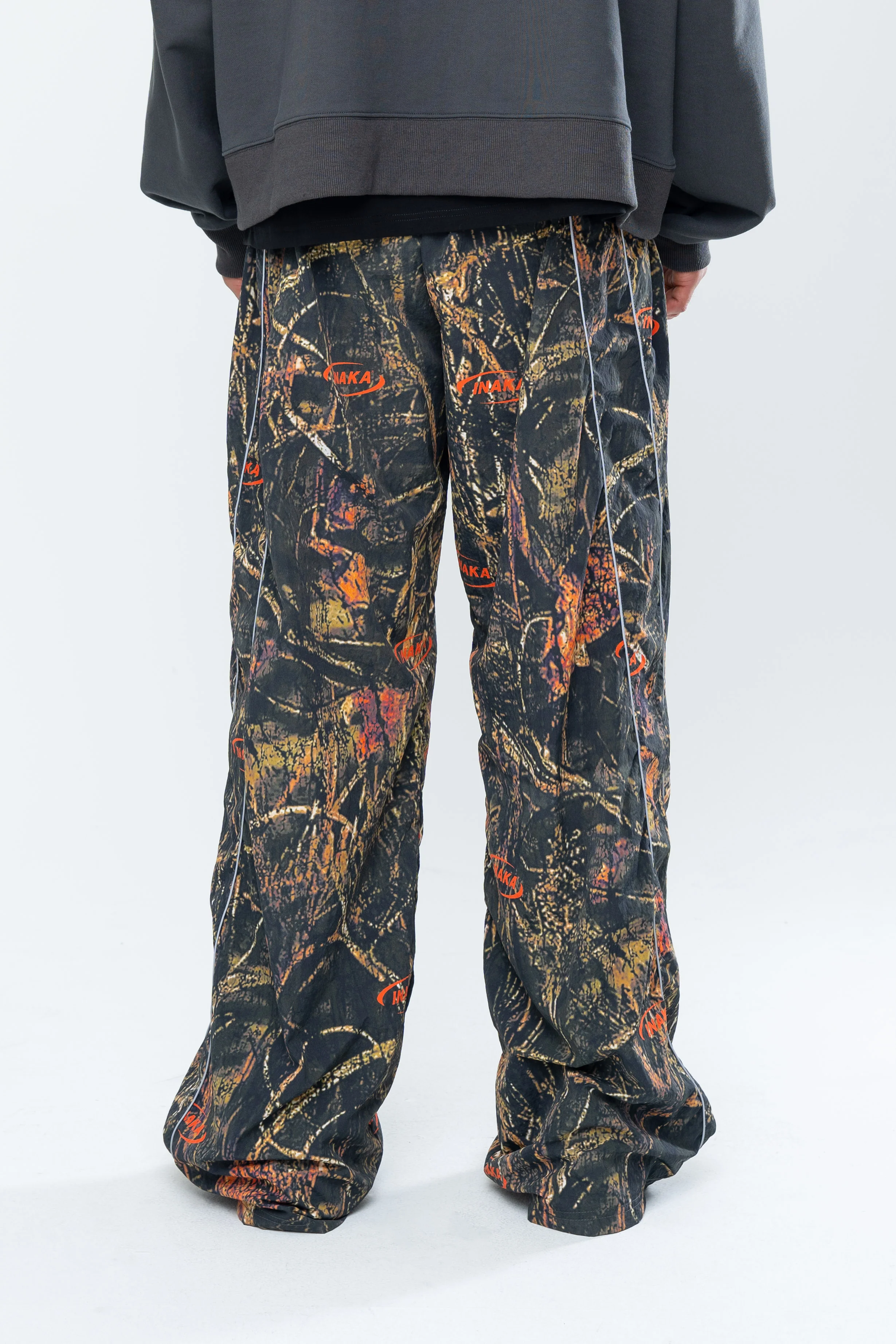 TUNDRA BAGGY TRACK PANTS - TUNDRA CAMO - Image 3