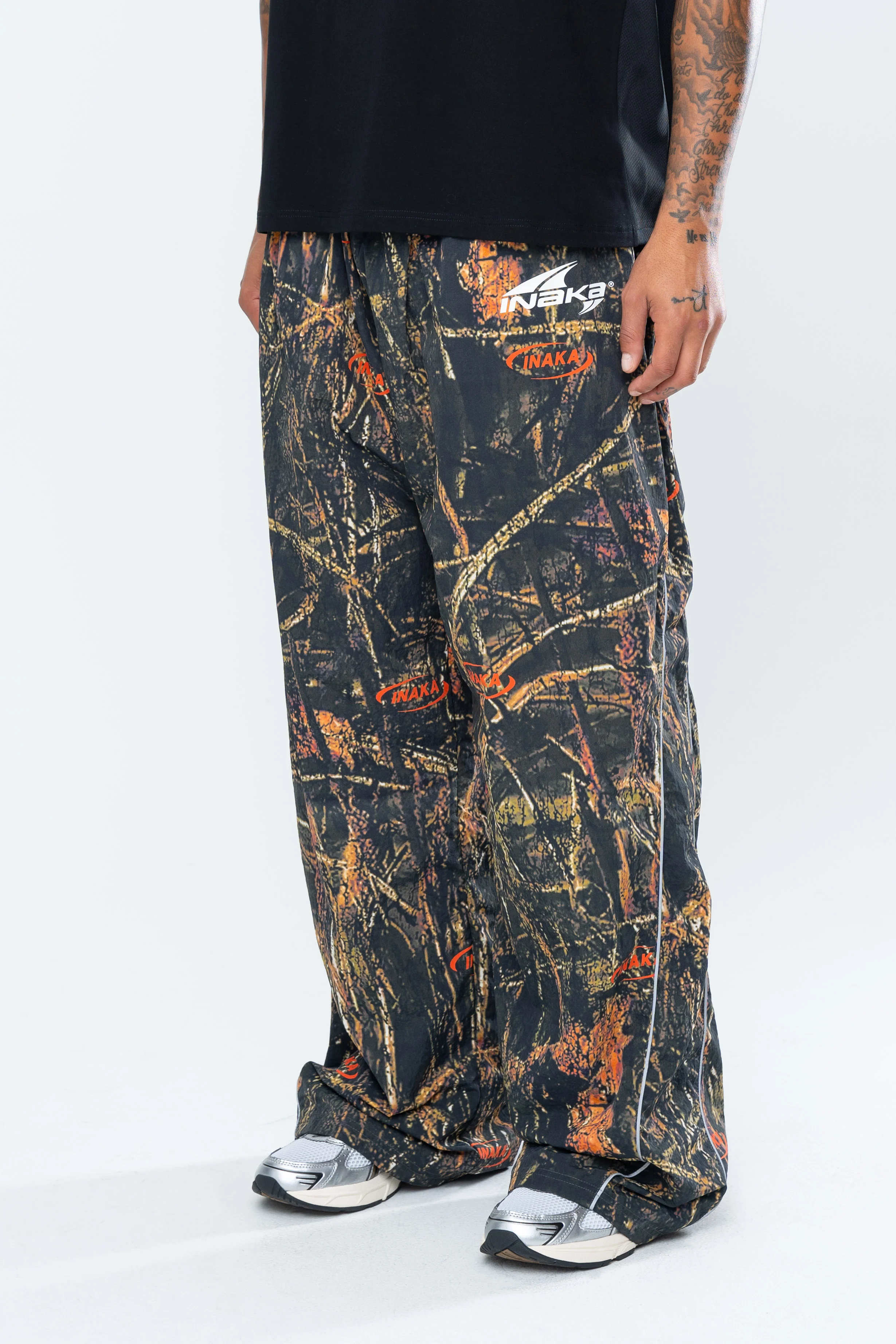 TUNDRA BAGGY TRACK PANTS - TUNDRA CAMO - Image 5