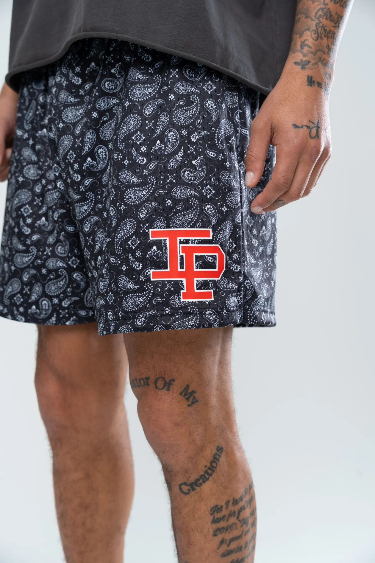CLASSIC PAISLEY MESH SHORTS - BLACK - Image 2