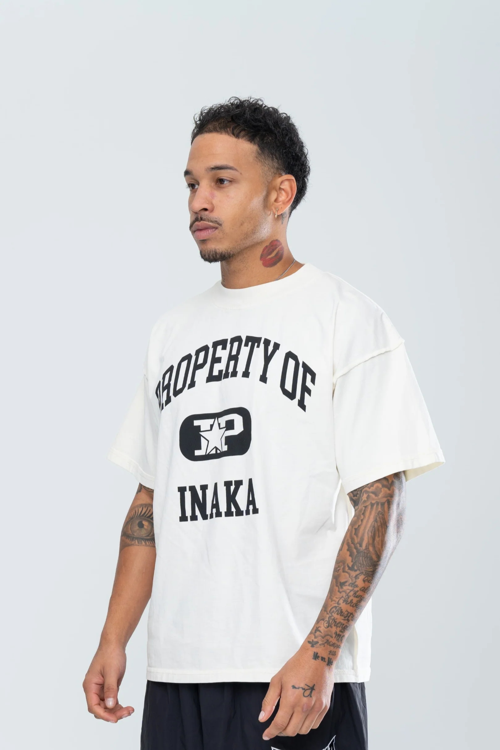 PROPERTY REVERSE TEE - CREAM - Image 4