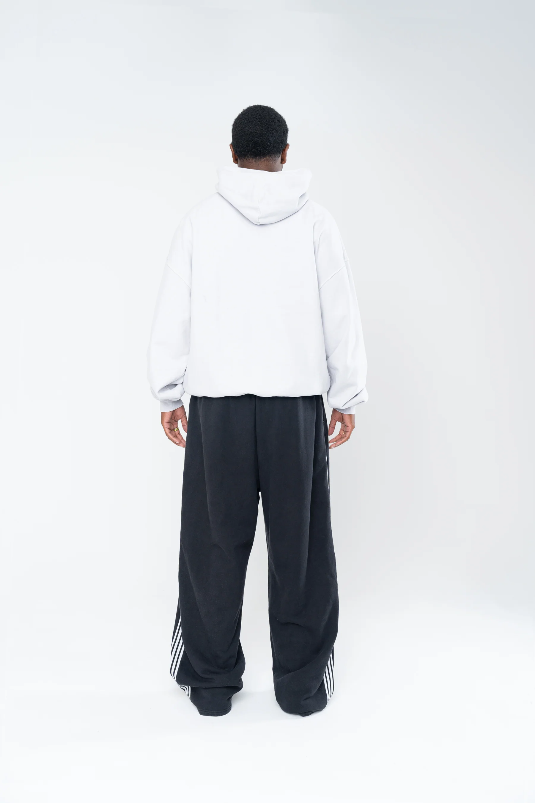 SPORTSWEAR BAGGY SWEATPANTS - BLACK - Image 7