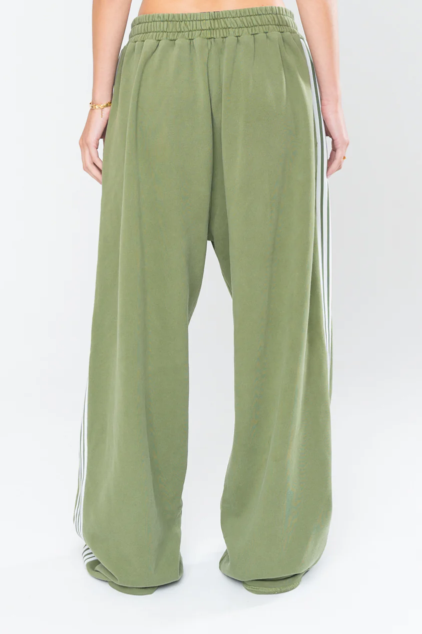 SPORTSWEAR BAGGY SWEATPANTS - OLIVE - Image 8