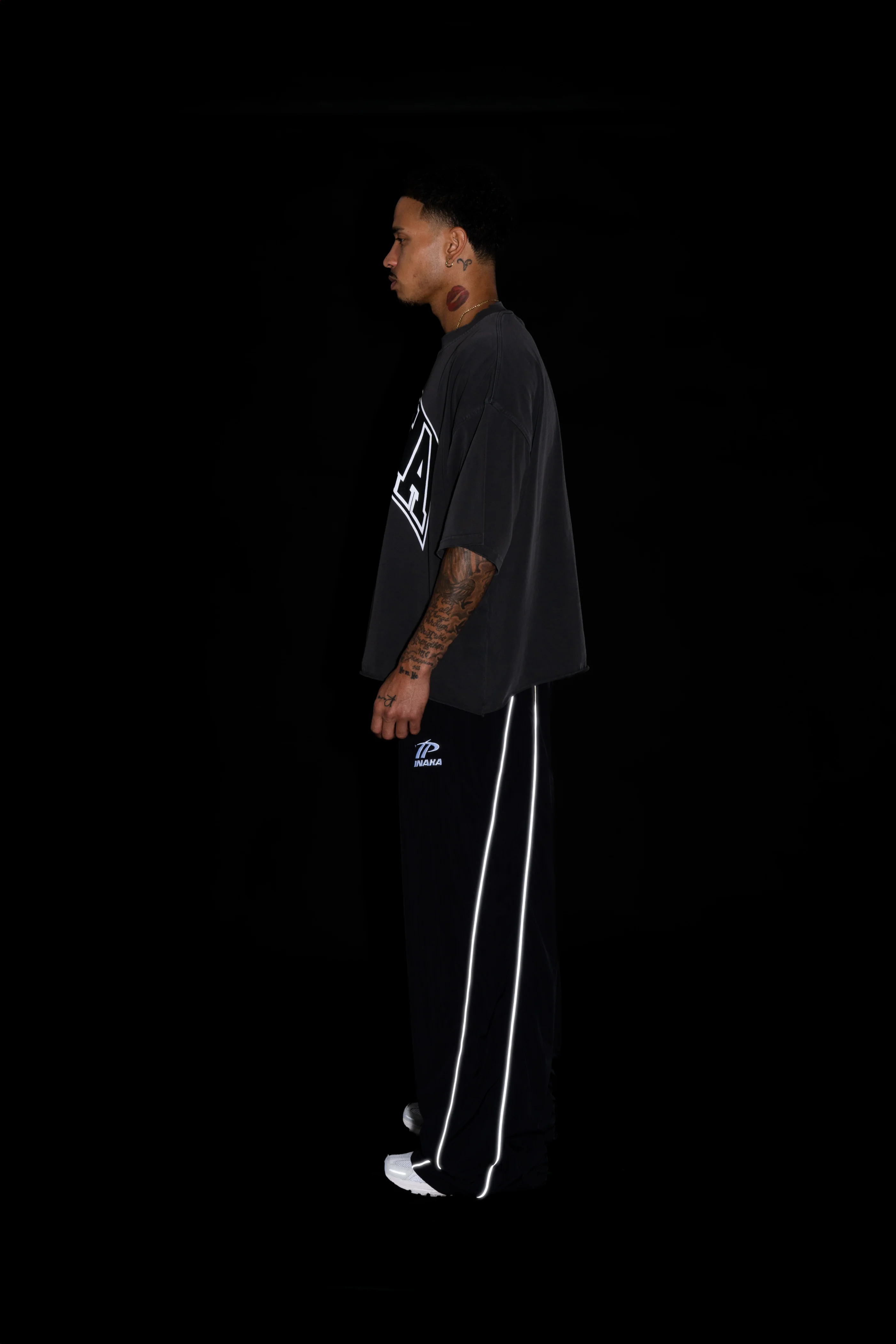 SPORTSWEAR BAGGY TRACK PANTS - BLACK - Image 10