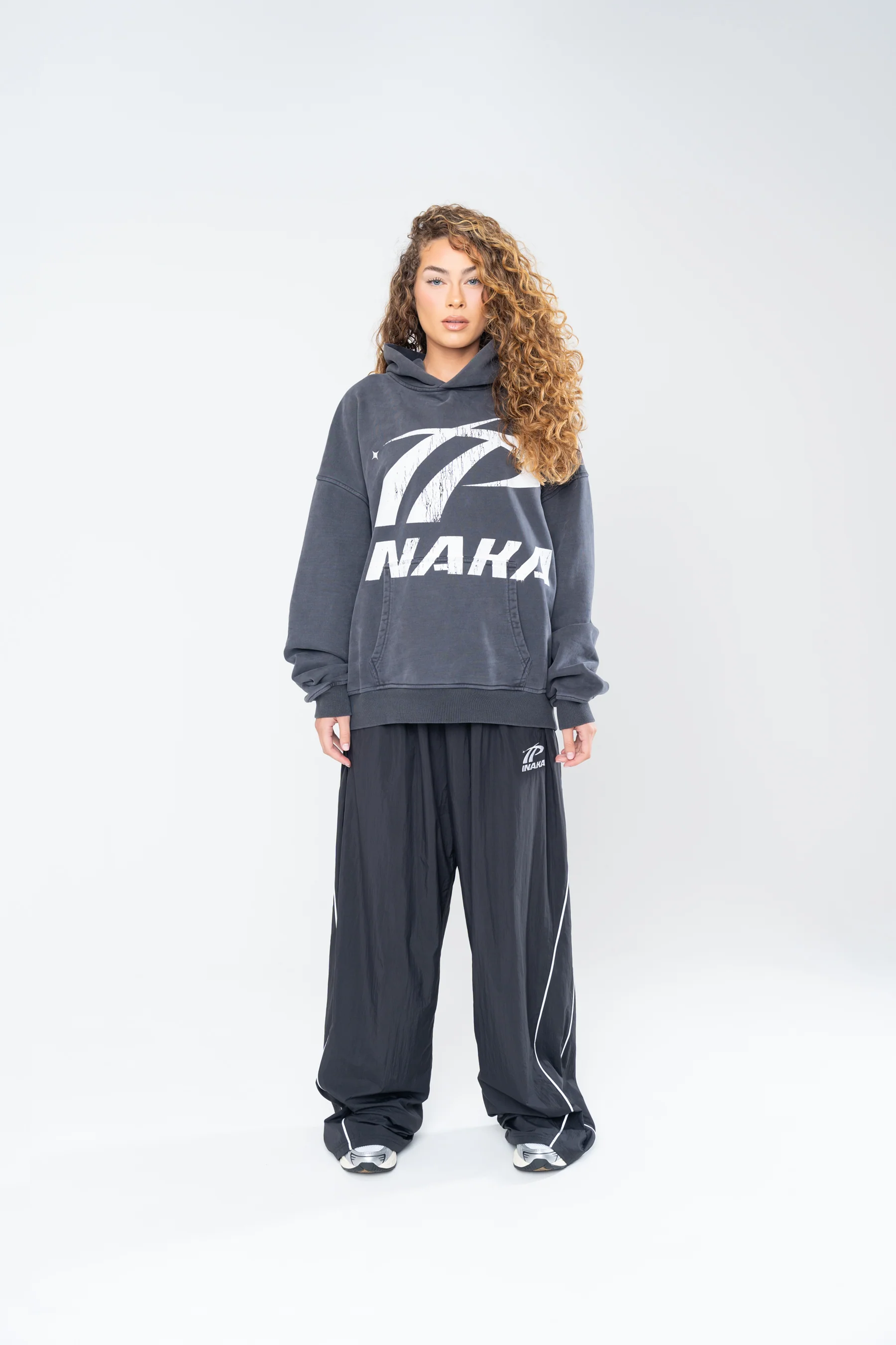 SPORTSWEAR DISTRESSED HOODIE - VINTAGE BLACK - Image 8
